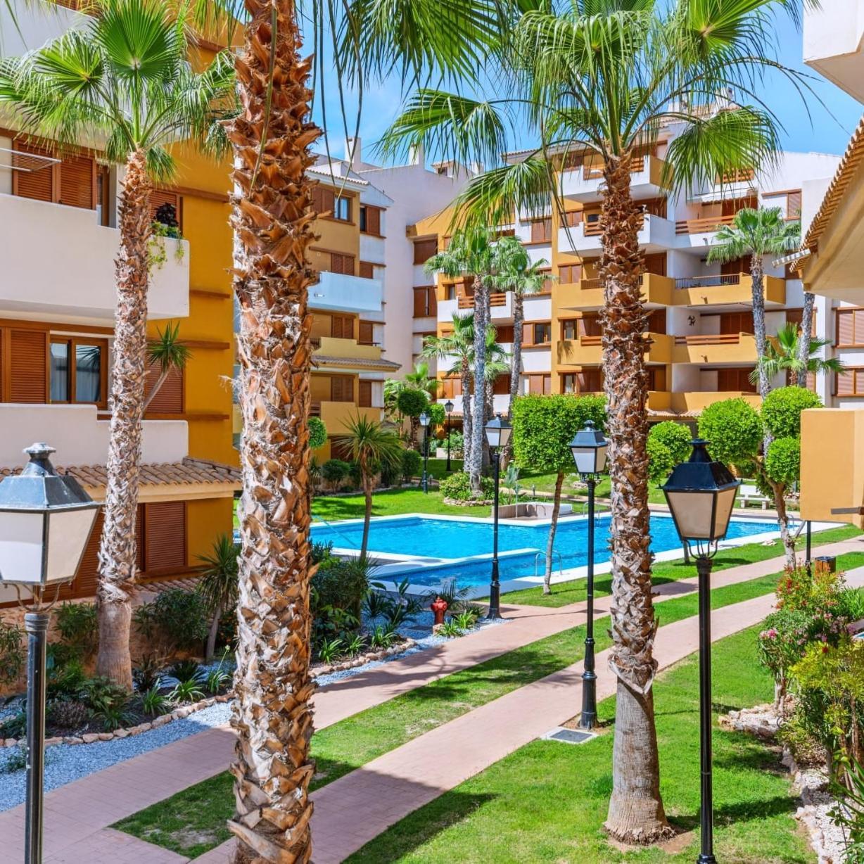 Olivia Sunny 2 Bedroom Apartament Punta Prima Torrevieja Kültér fotó
